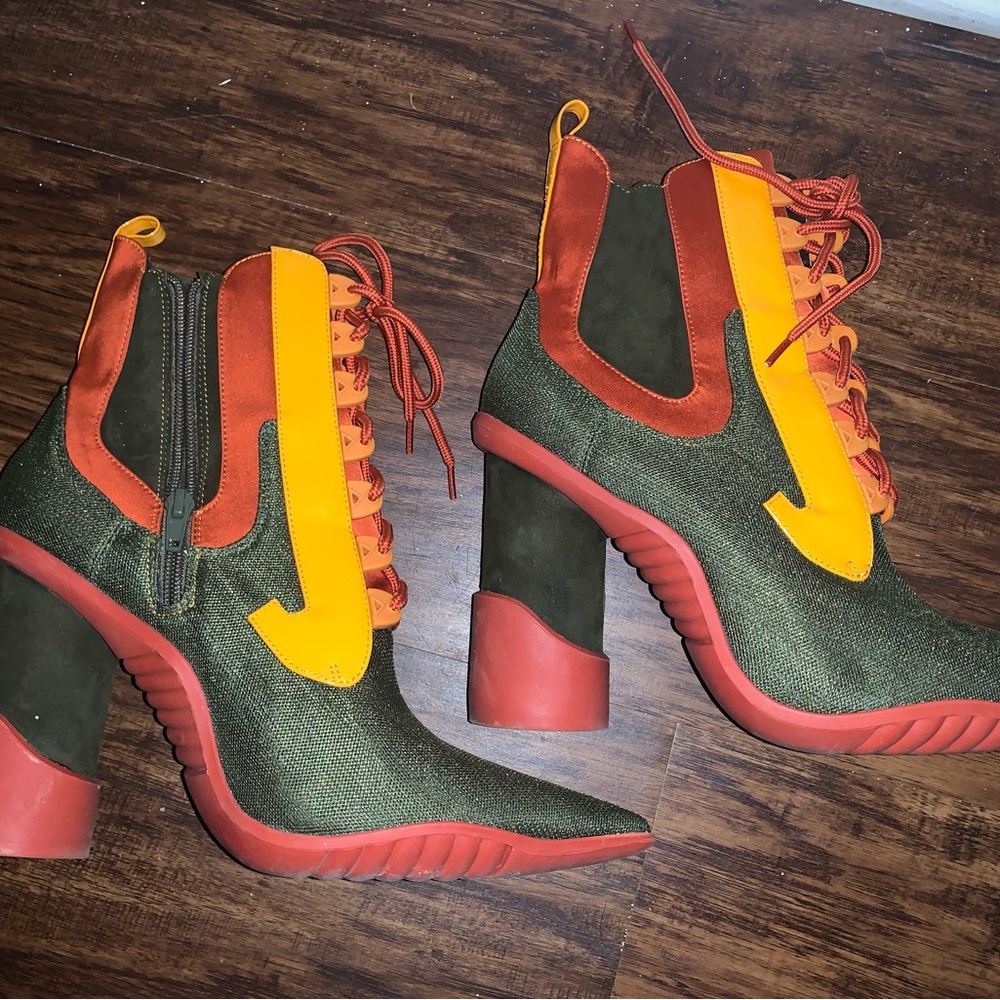 Jeffrey Campbell Size 10 Big Boom